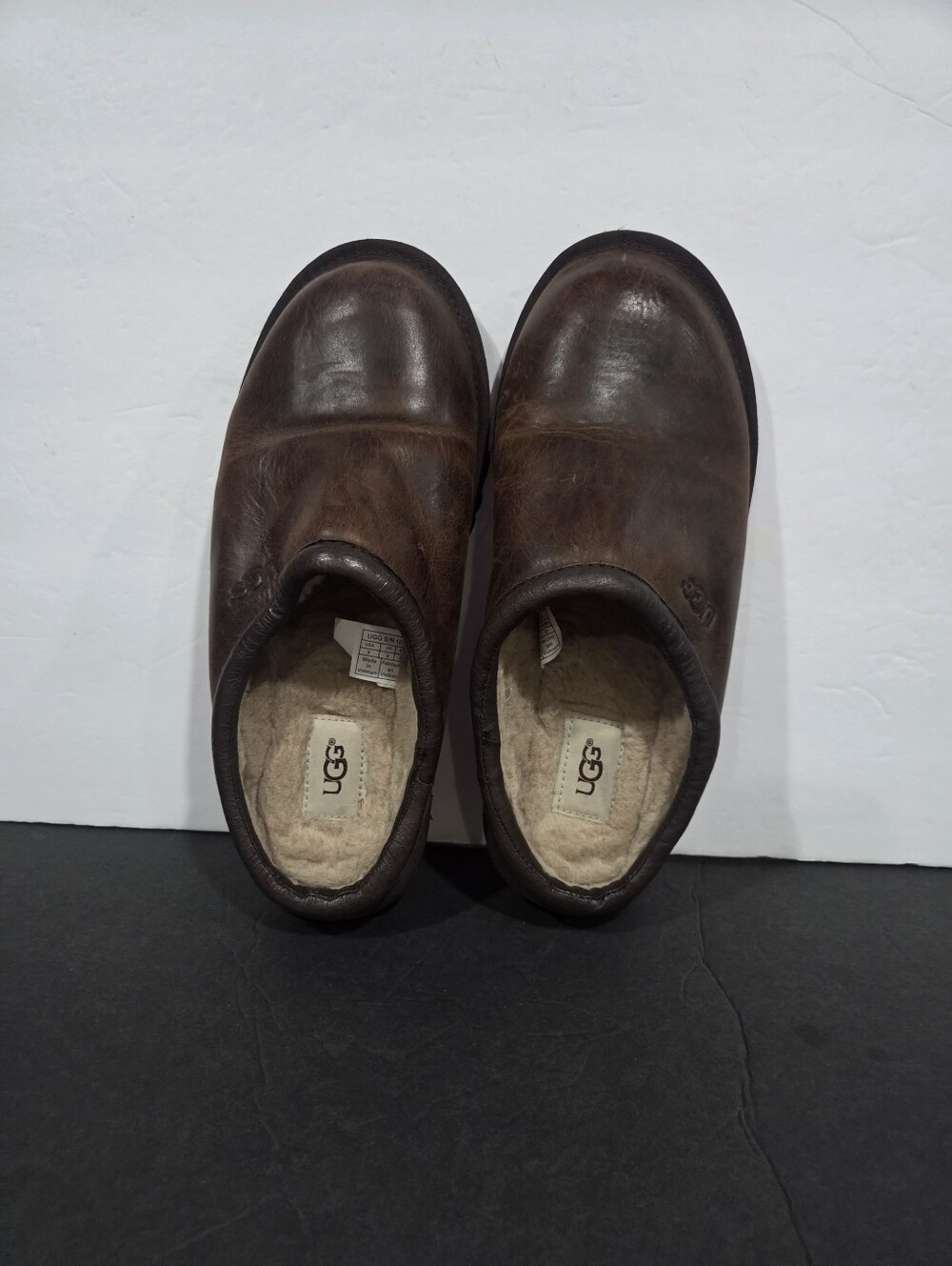 UGG Men's Dark Brown Leather Shearling-Lined Slip-On Clogs Sz.9